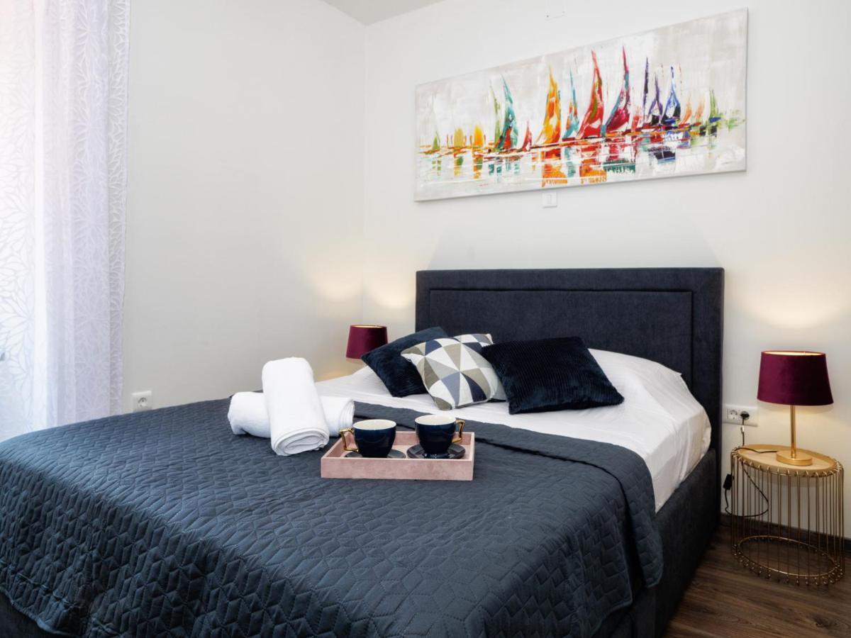 Arena Delight Studio Apartments Пула Экстерьер фото