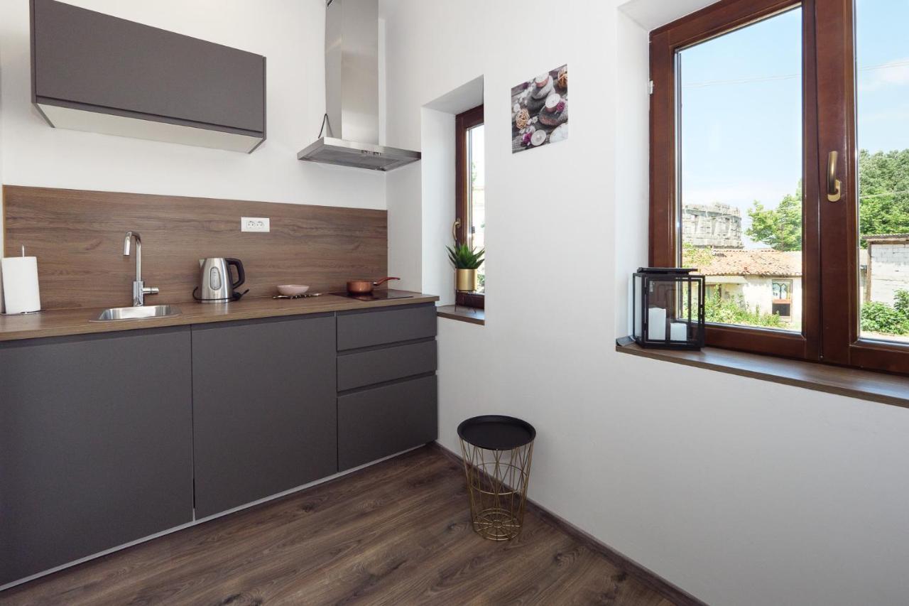 Arena Delight Studio Apartments Пула Экстерьер фото